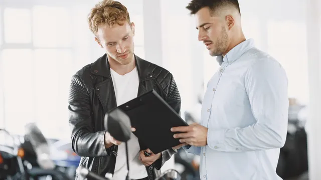 Assurance moto : les astuces pour payer